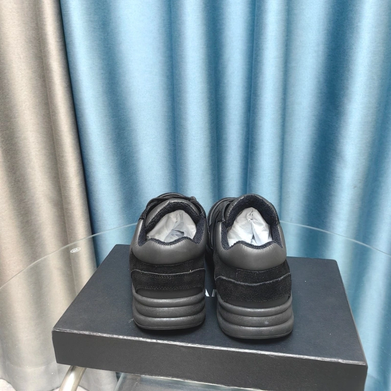 Cozy Chxnxl Sneakers 132113