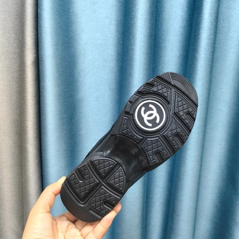 Cozy Chxnxl Sneakers 132113
