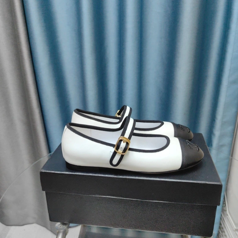 Durable Chxnxl Flat Shoes 131825