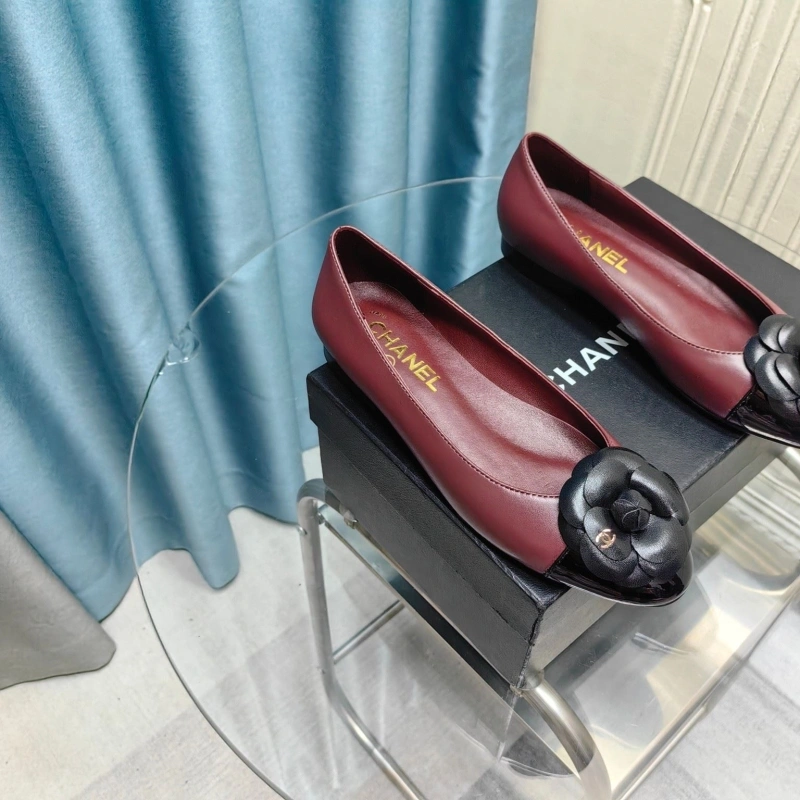 Bold Chxnxl Flat Shoes 131820