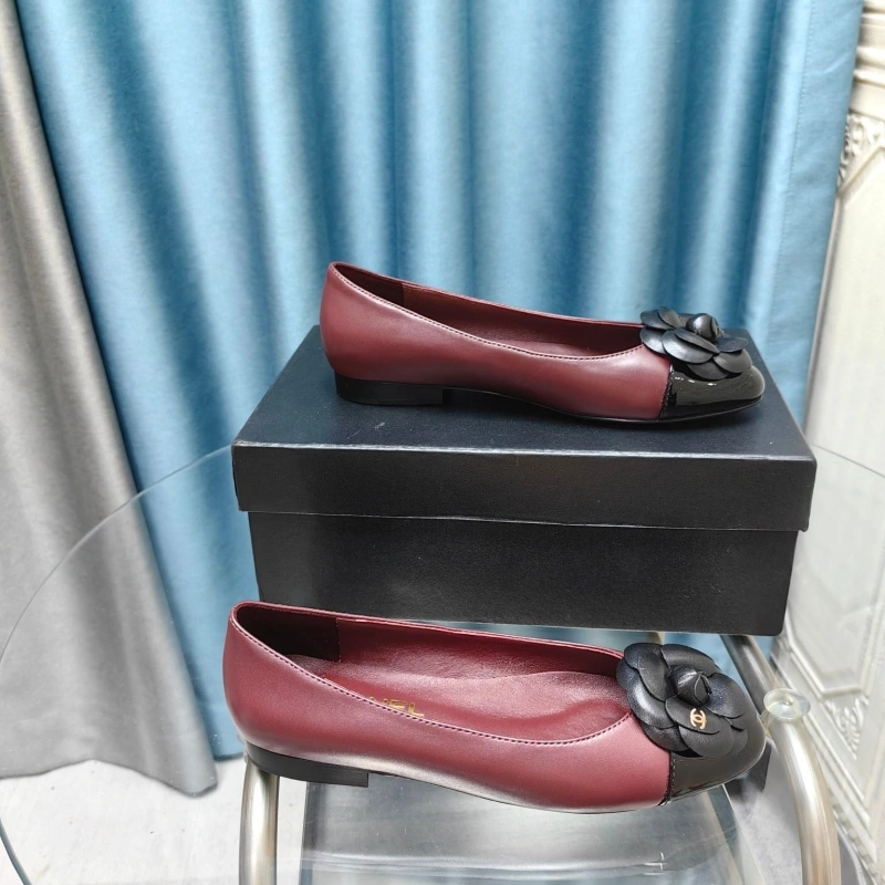 Bold Chxnxl Flat Shoes 131820