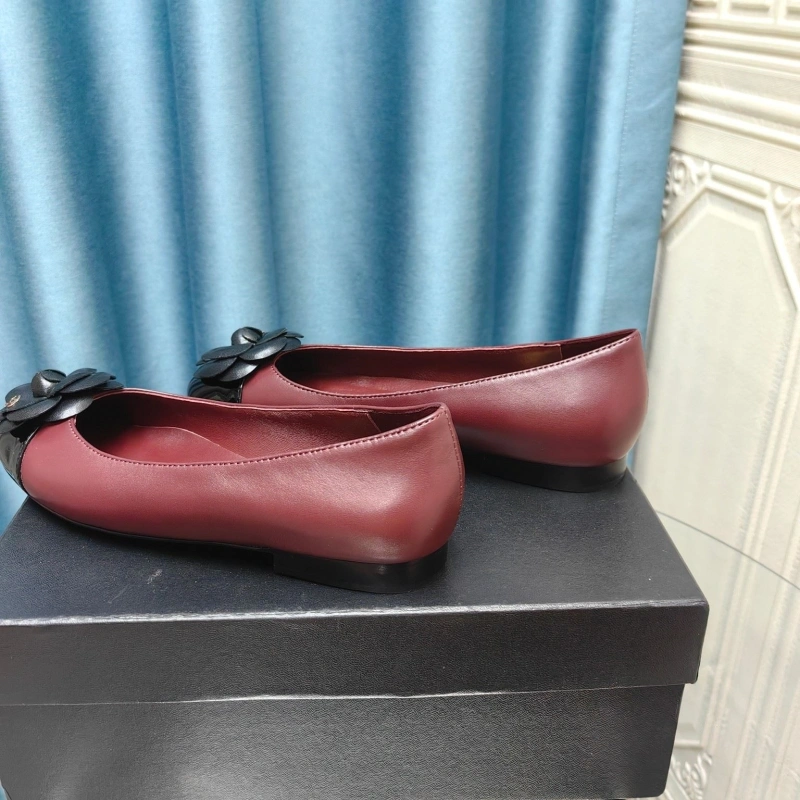 Bold Chxnxl Flat Shoes 131820