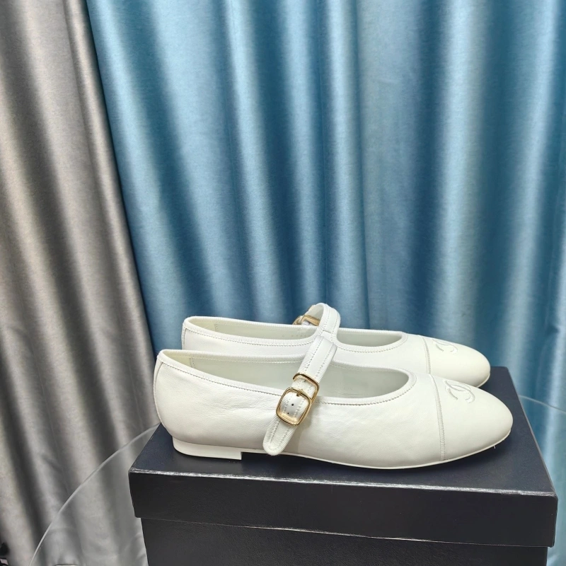 EyeCatching Chxnxl Flat Shoes 131811
