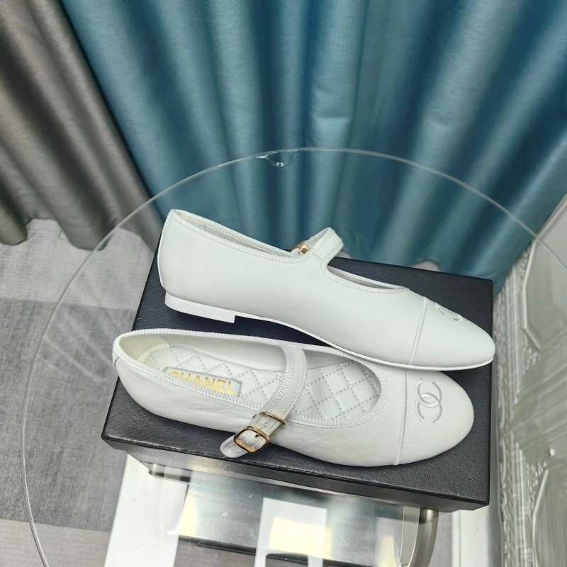 EyeCatching Chxnxl Flat Shoes 131811