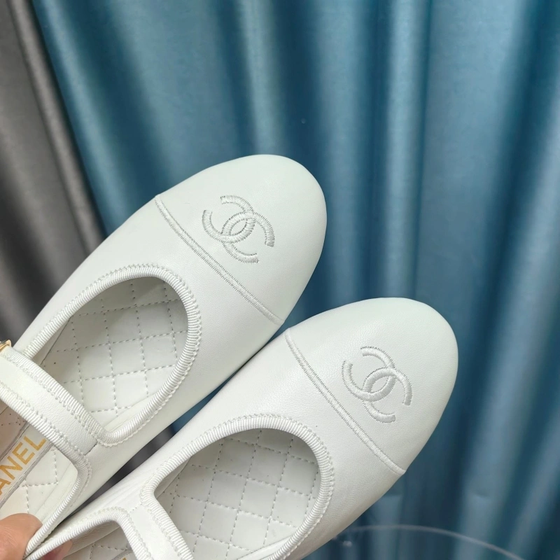 EyeCatching Chxnxl Flat Shoes 131811