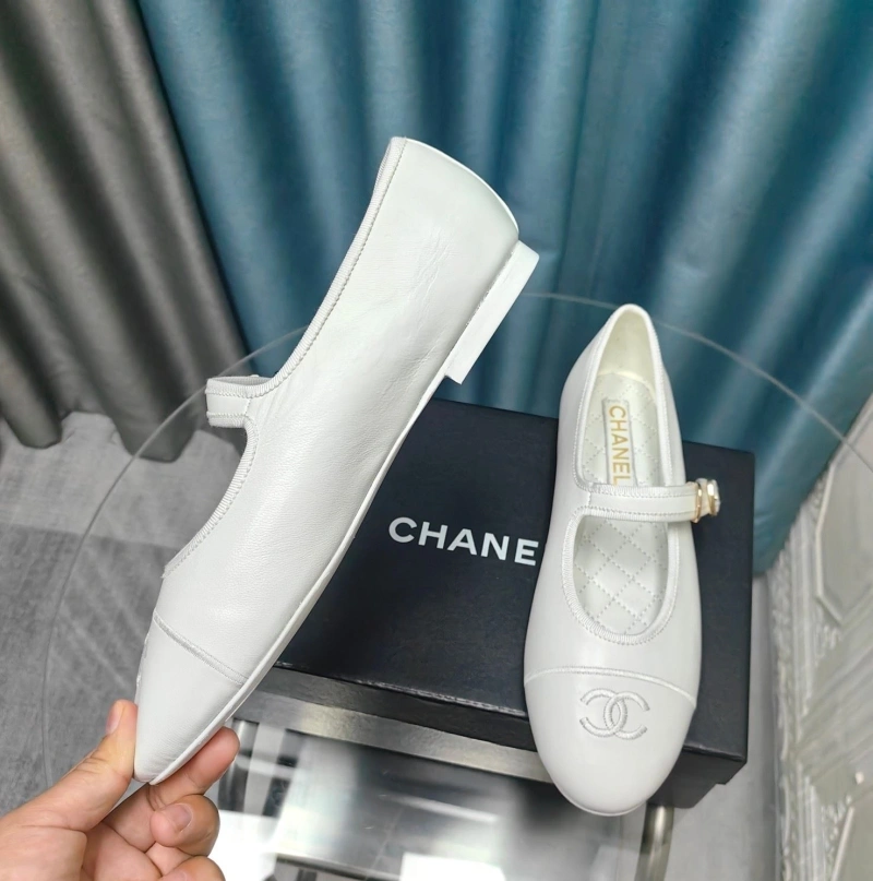 EyeCatching Chxnxl Flat Shoes 131811