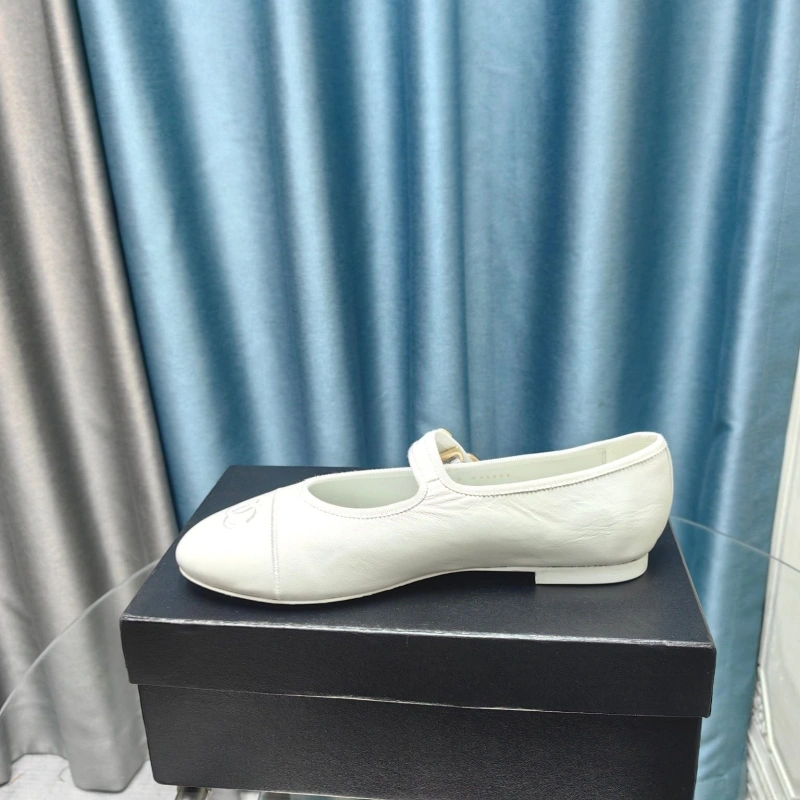 EyeCatching Chxnxl Flat Shoes 131811