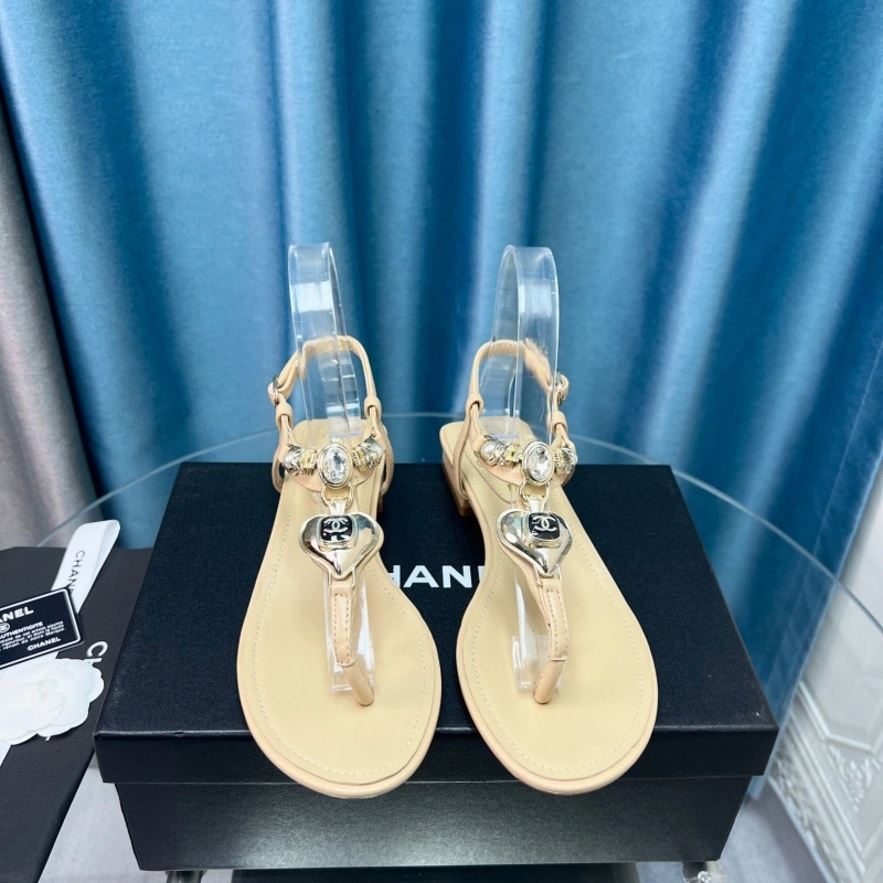 EyeCatching Chxnxl Sandals 131242