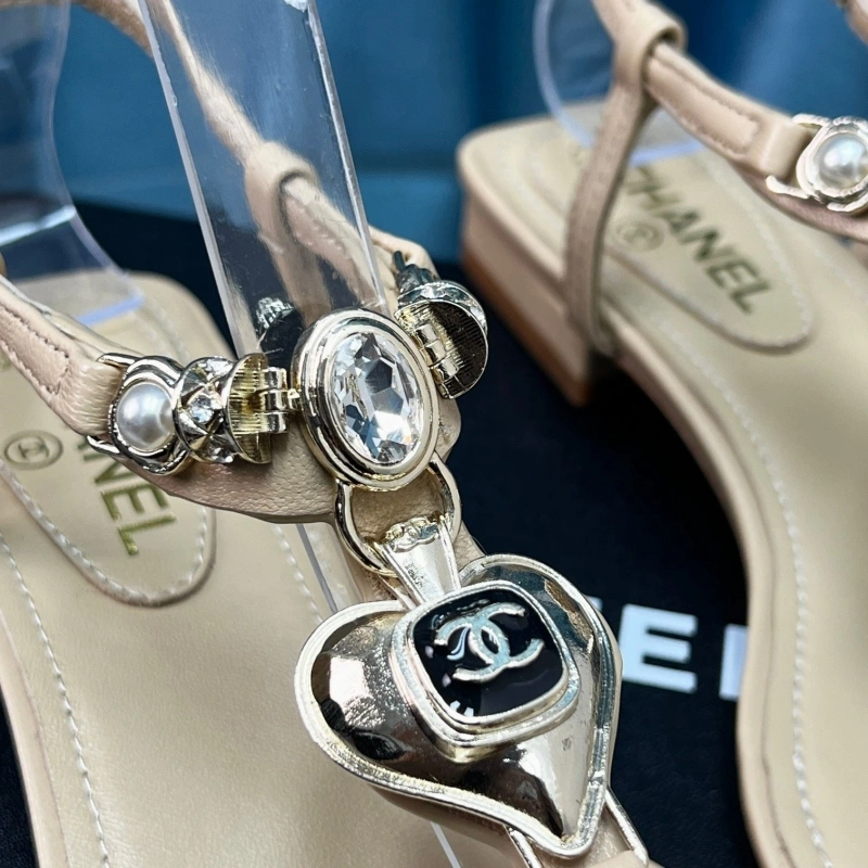 EyeCatching Chxnxl Sandals 131242