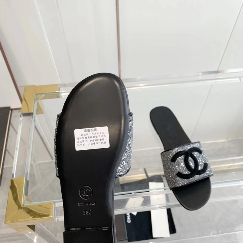 Stylish Chxnxl Slippers 130696