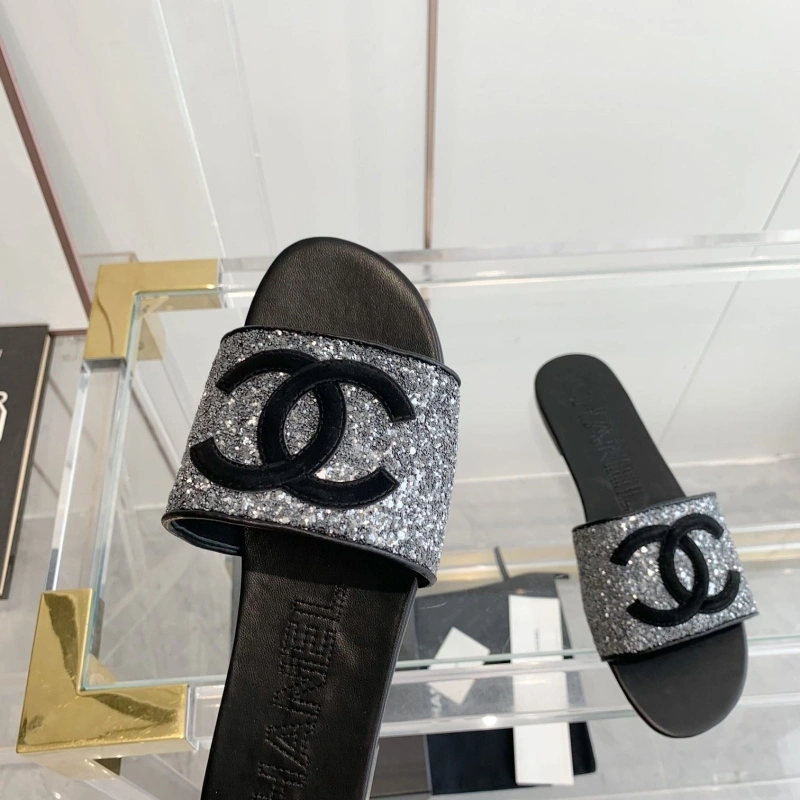 Stylish Chxnxl Slippers 130696