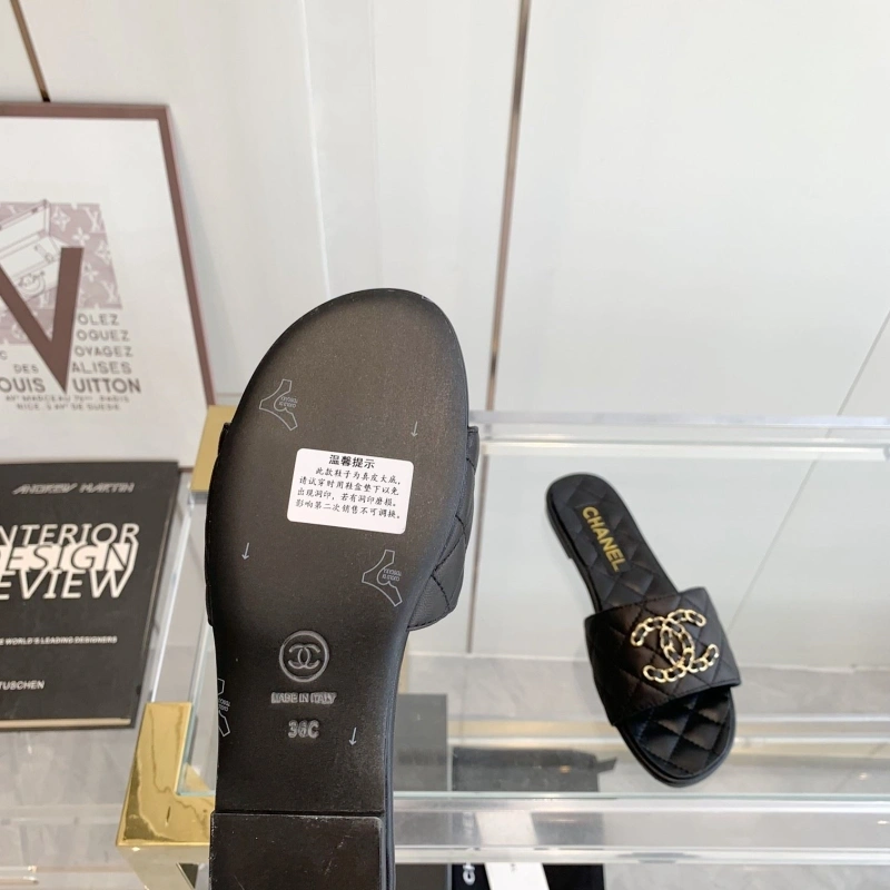 HighQuality Chxnxl Slippers 130695