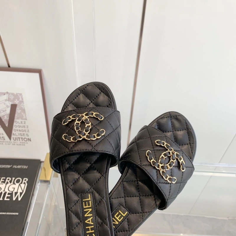 HighQuality Chxnxl Slippers 130695