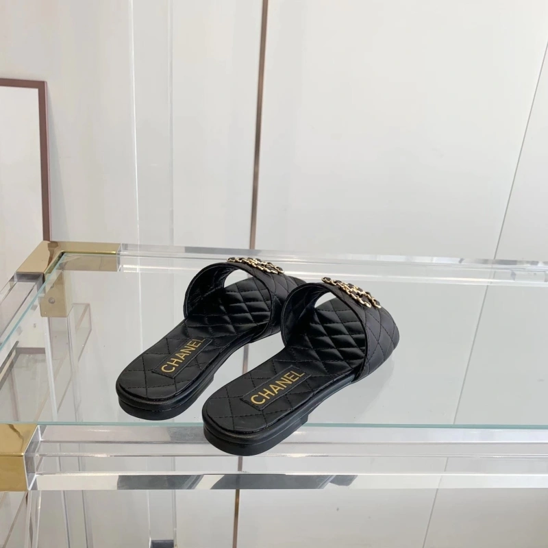 HighQuality Chxnxl Slippers 130695