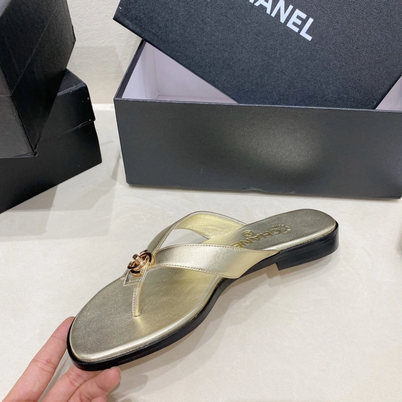 Stylish Chxnxl Slippers 130680