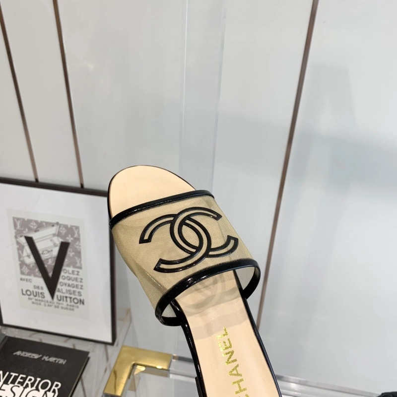 Refined Chxnxl Slippers 130686