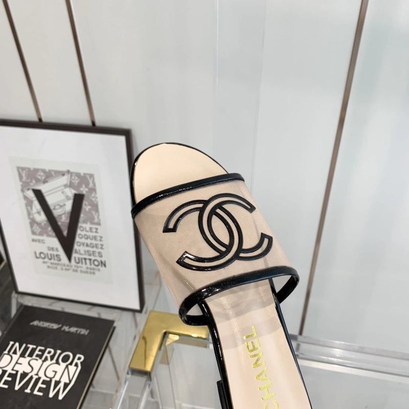 Stylish Chxnxl Slippers 130671