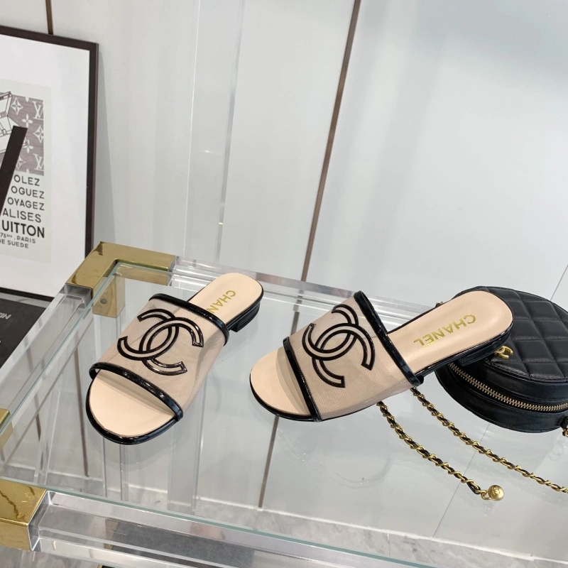 Stylish Chxnxl Slippers 130671