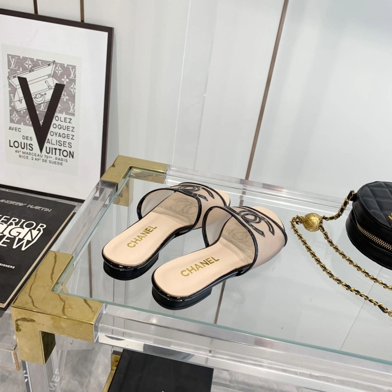 Stylish Chxnxl Slippers 130671