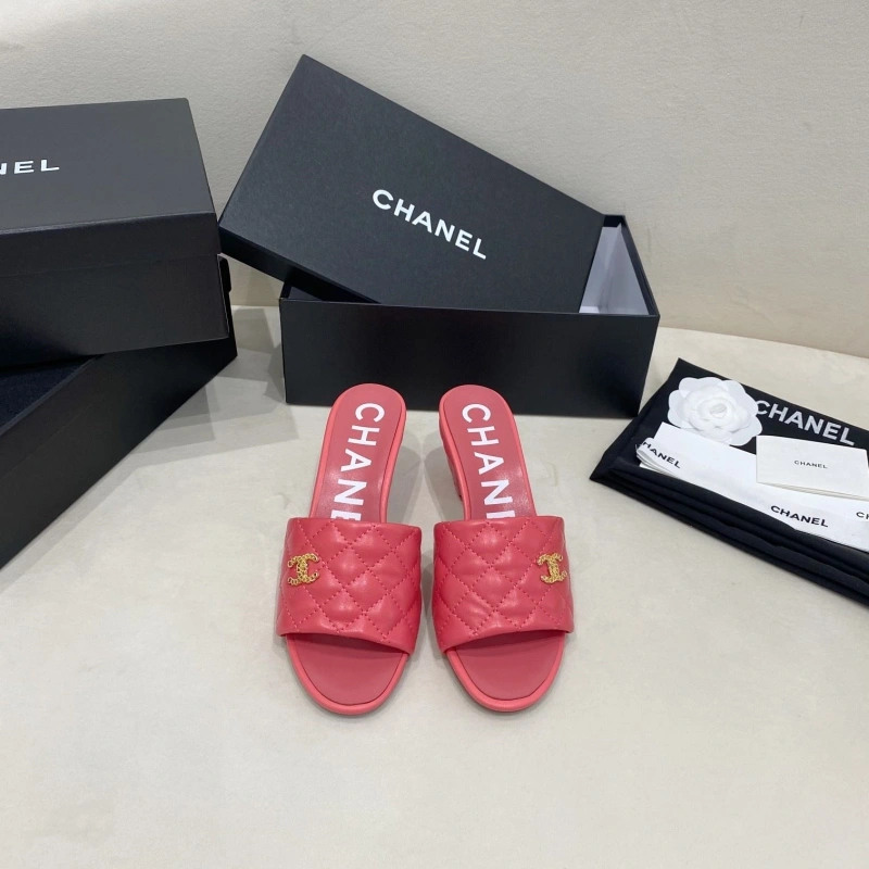 Vibrant Chxnxl Slippers 130670