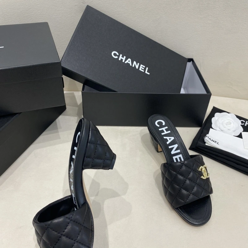 Elegant Chxnxl Slippers 130668