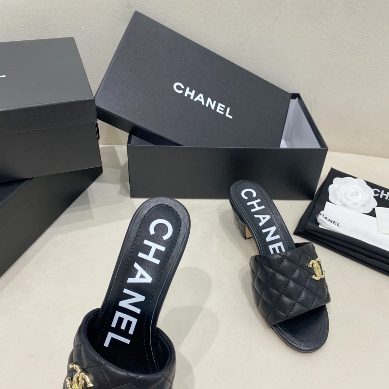 Elegant Chxnxl Slippers 130668