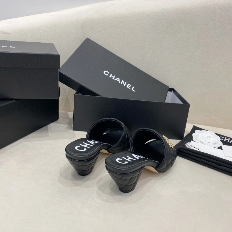 Elegant Chxnxl Slippers 130668