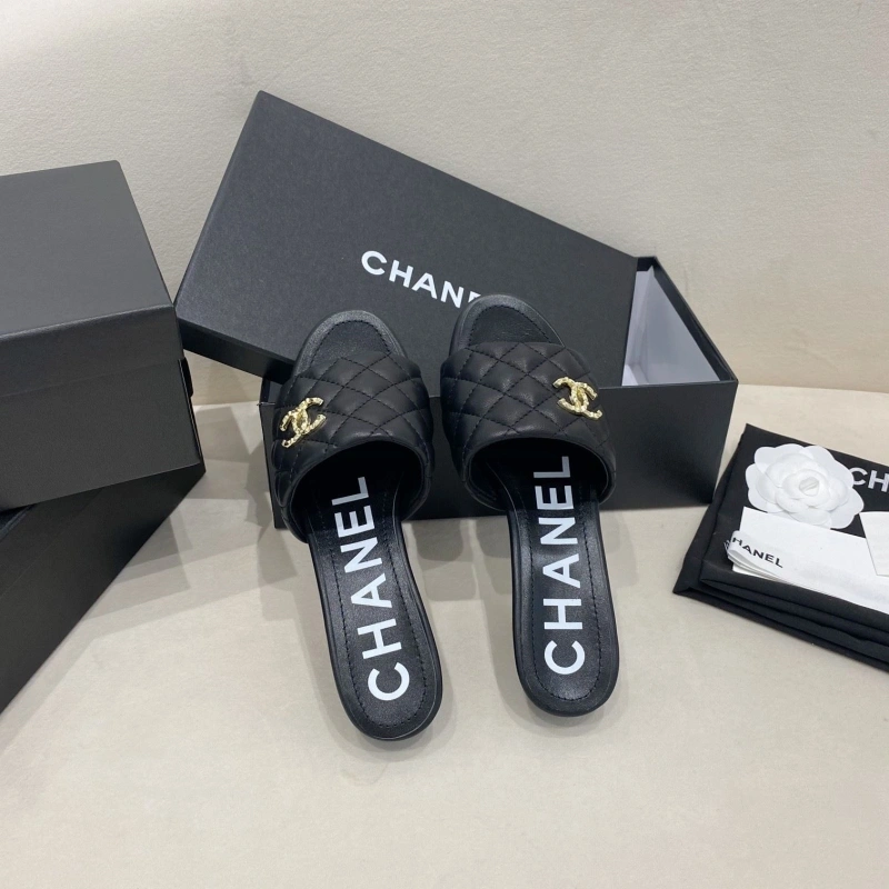 Elegant Chxnxl Slippers 130668