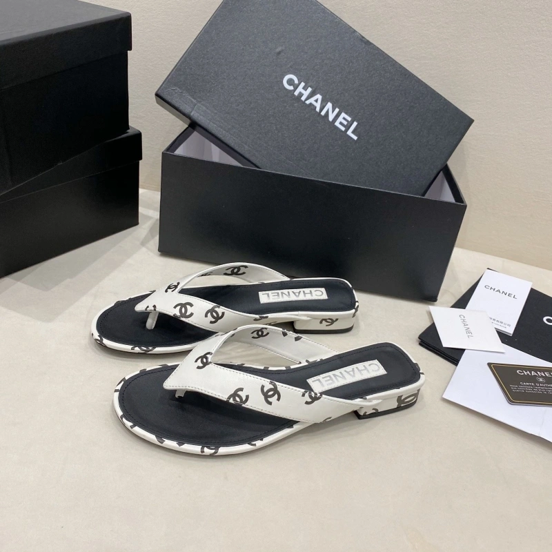 Breathable Chxnxl Slippers 130675