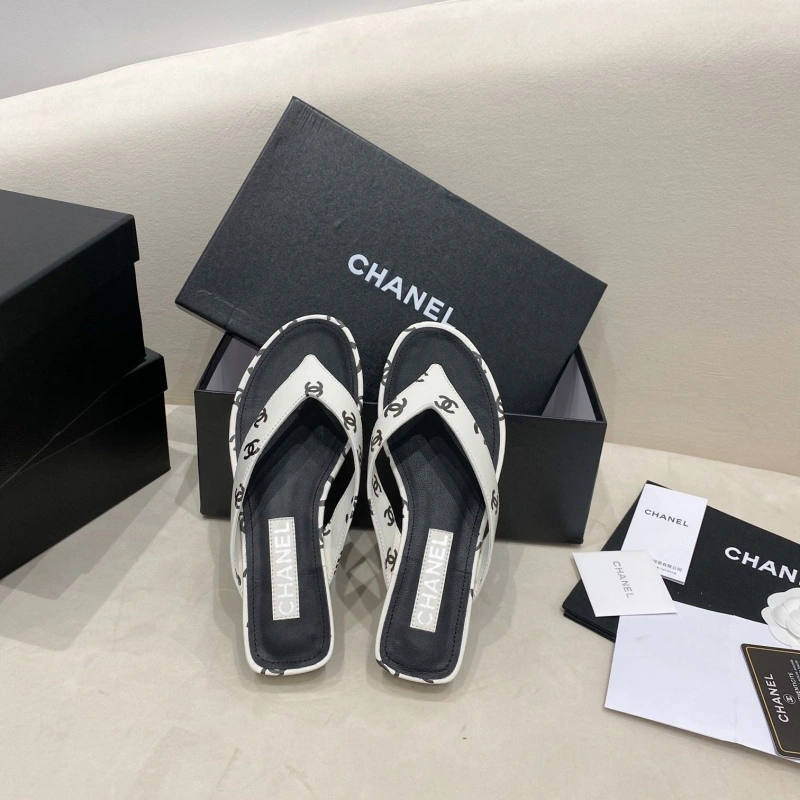 Breathable Chxnxl Slippers 130675