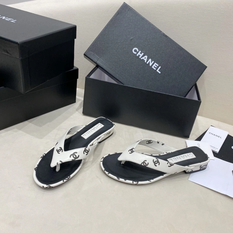 Breathable Chxnxl Slippers 130675