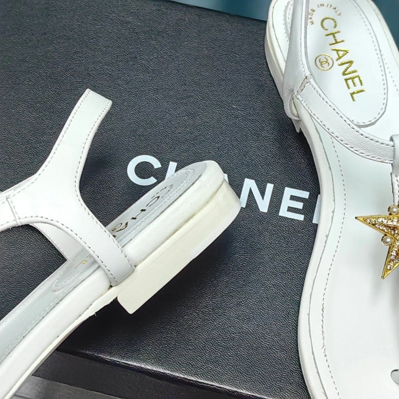 Cozy Chxnxl Sandals 131210