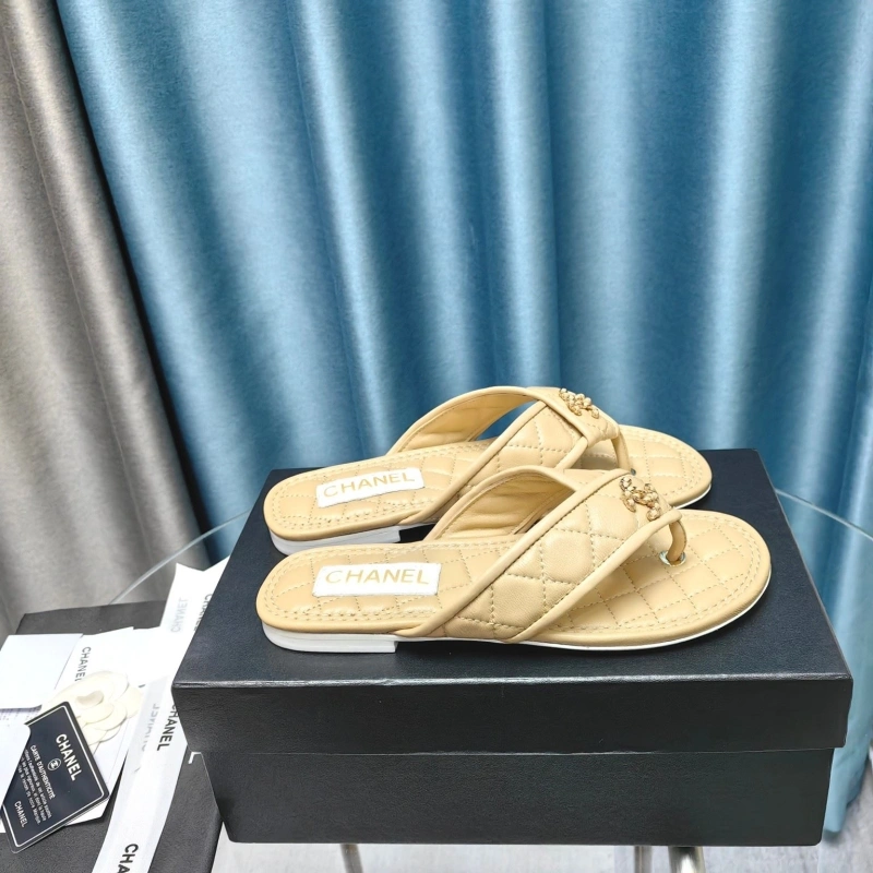 Fashionable Chxnxl Slippers 130661