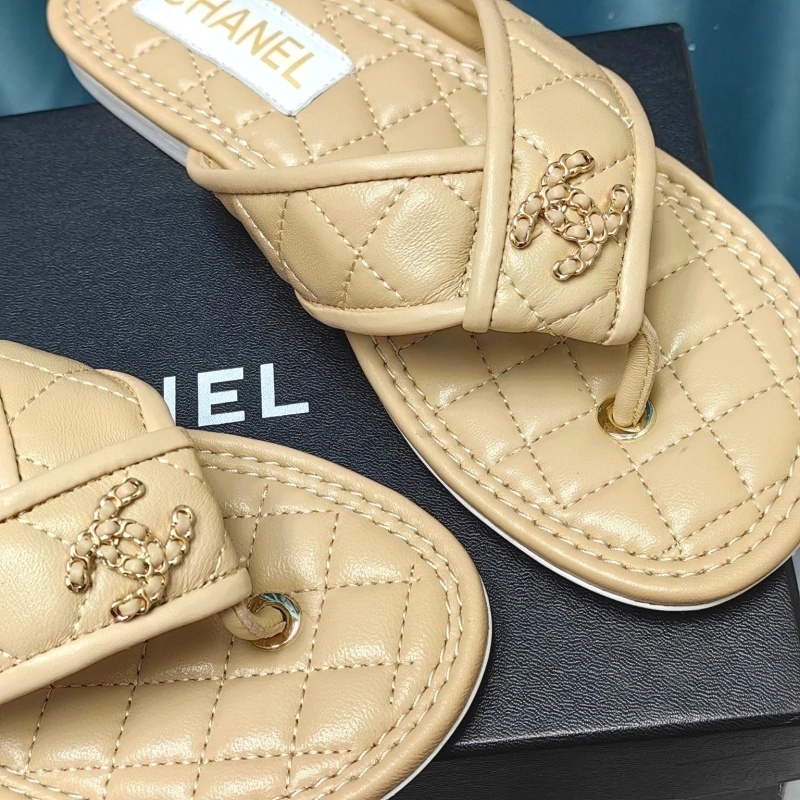 Fashionable Chxnxl Slippers 130661