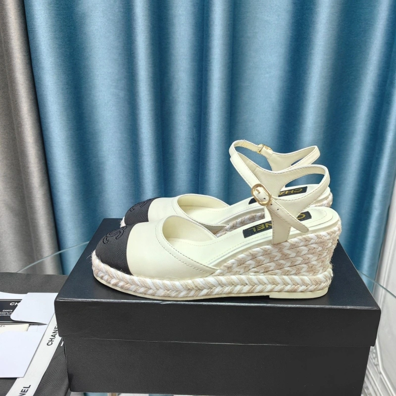 Bright Chxnxl Sandals 131192