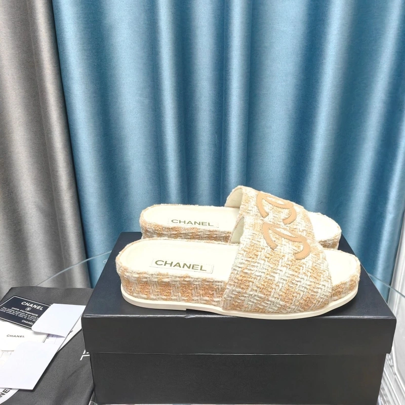 Trendy Chxnxl Slippers 130656
