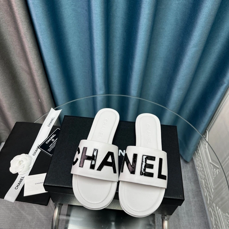 Chxnxl Slippers Bright 130658