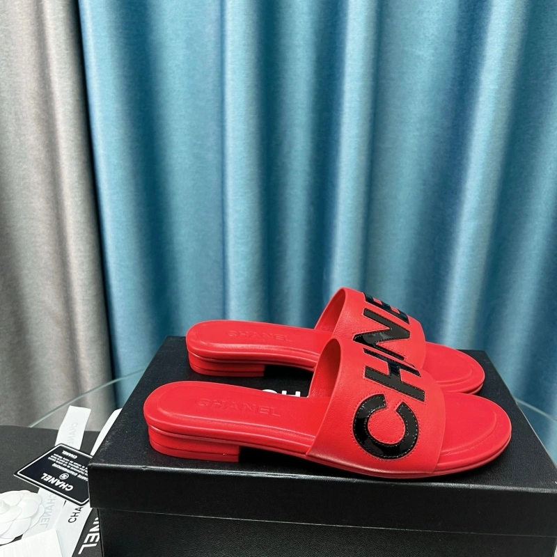 Classic Chxnxl Slippers 130649