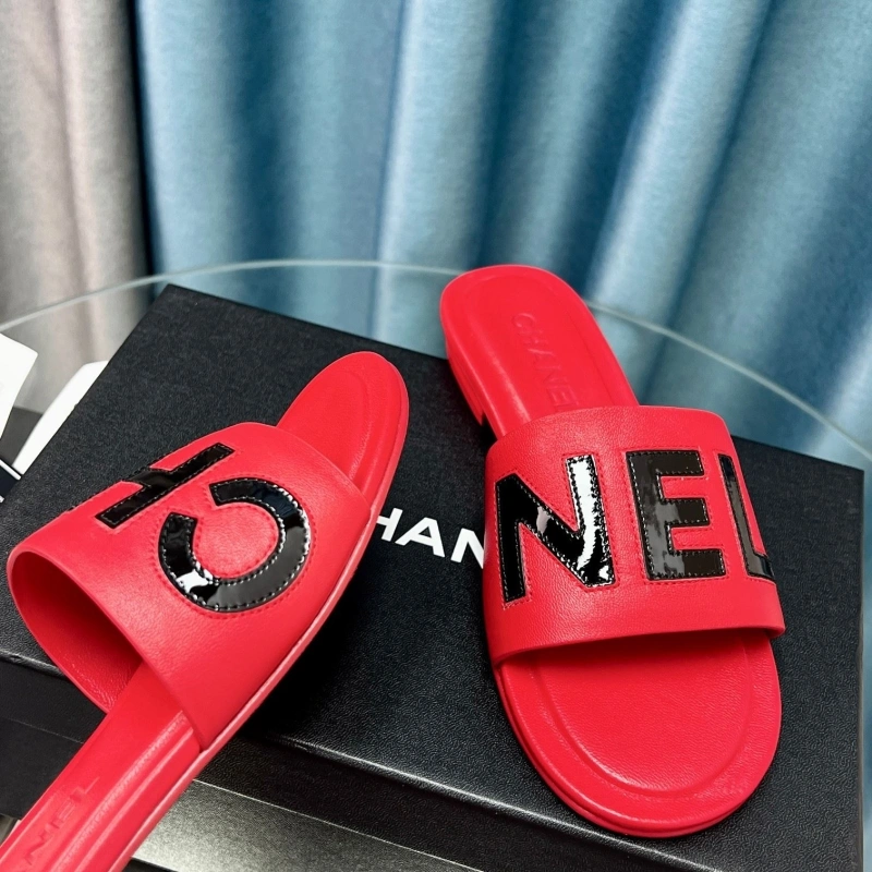 Classic Chxnxl Slippers 130649