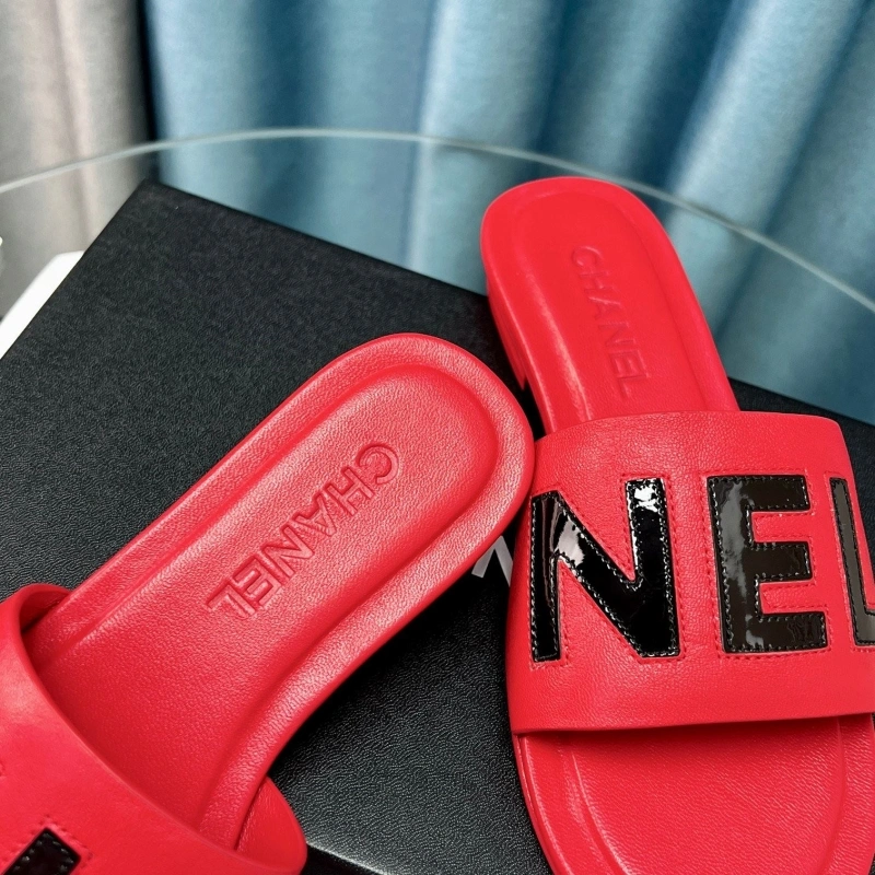 Classic Chxnxl Slippers 130649