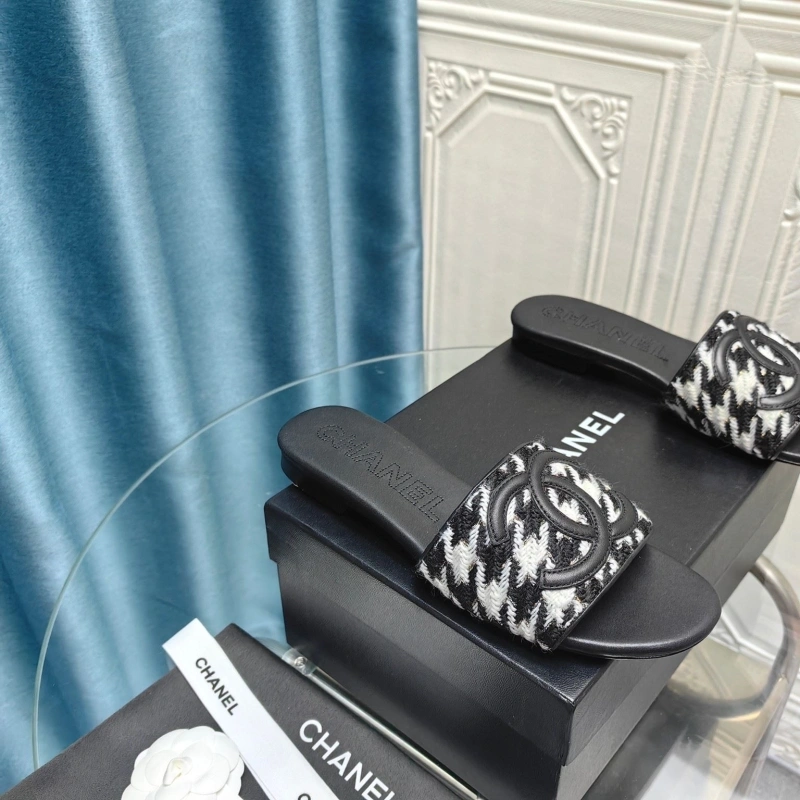 Timeless Chxnxl Slippers 130632
