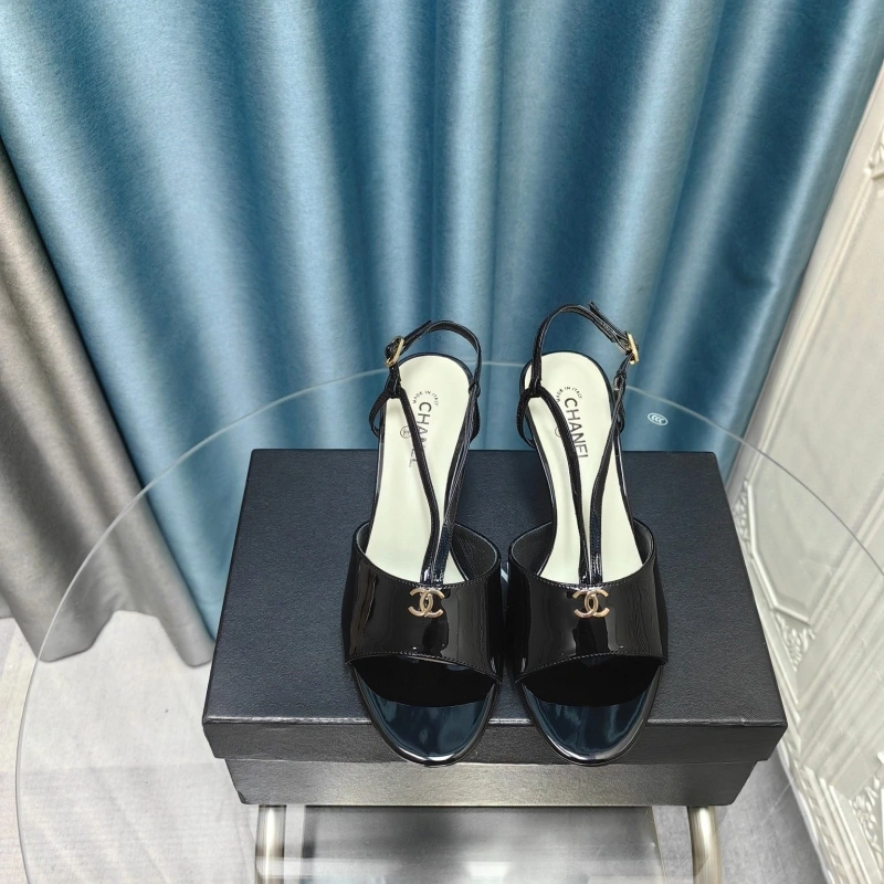 Versatile Chxnxl Sandals 131170