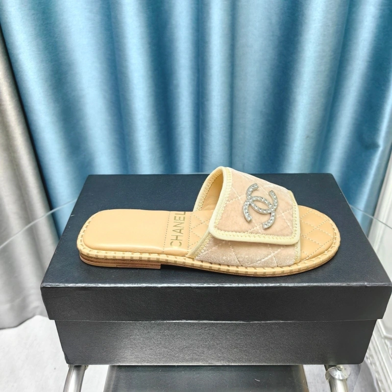 Flexible Chxnxl Slippers 130622