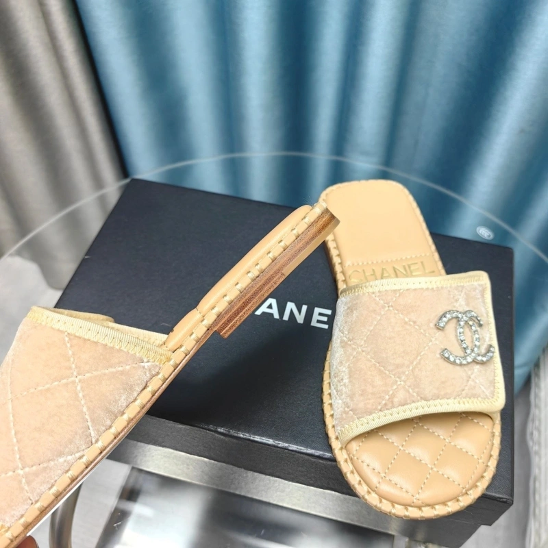 Flexible Chxnxl Slippers 130622