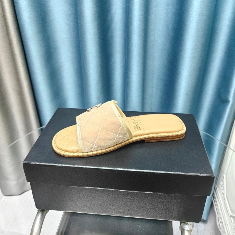 Flexible Chxnxl Slippers 130622