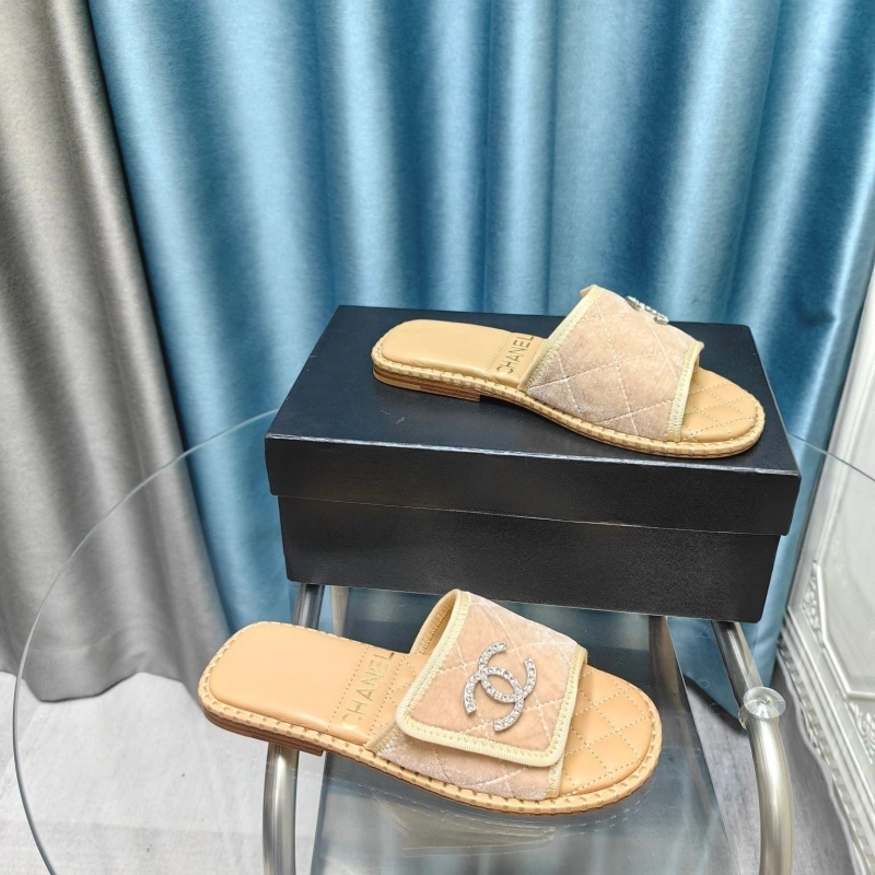 Flexible Chxnxl Slippers 130622