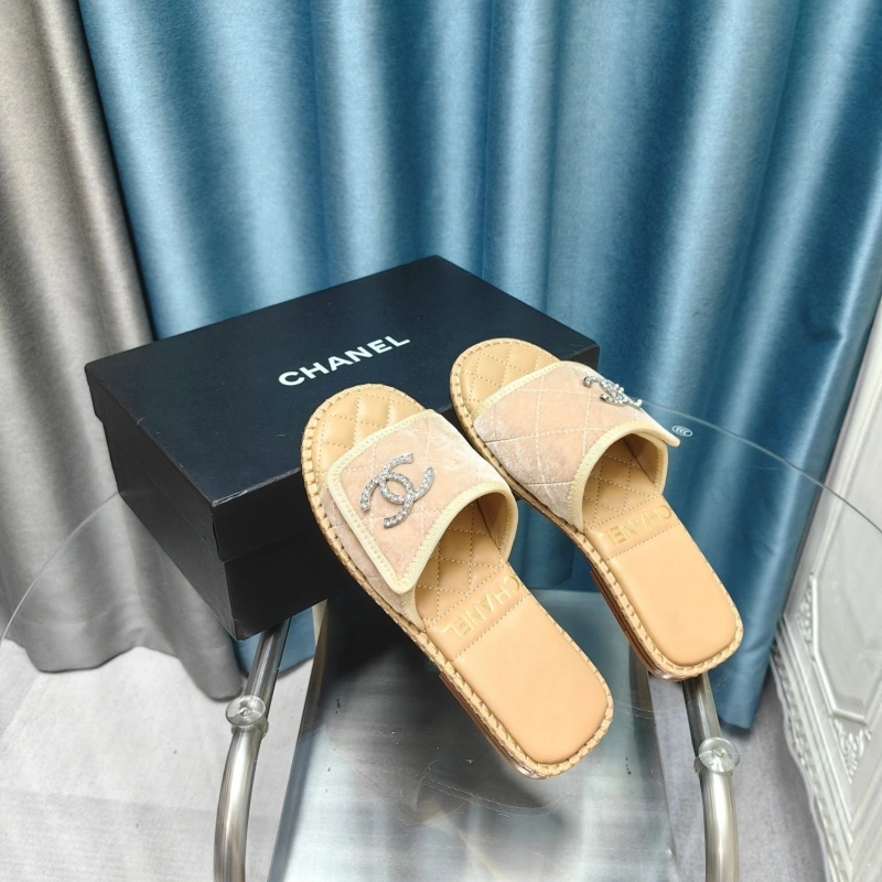 Flexible Chxnxl Slippers 130622