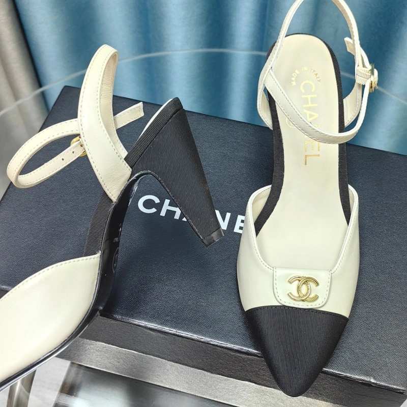 Flexible Chxnxl Sandals 131160