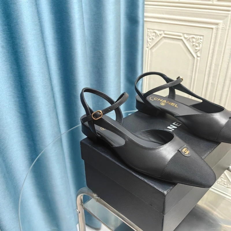 Efficient Chxnxl Sandals 131145