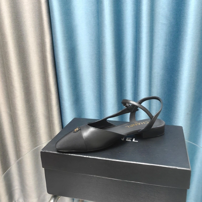 Efficient Chxnxl Sandals 131145